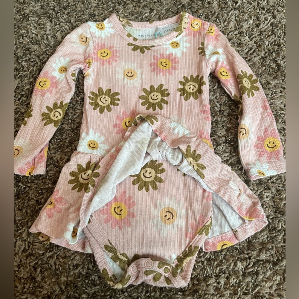 NWOT Posh Peanut Smiling Daisy’s Onesie Dress - Picture 3 of 5